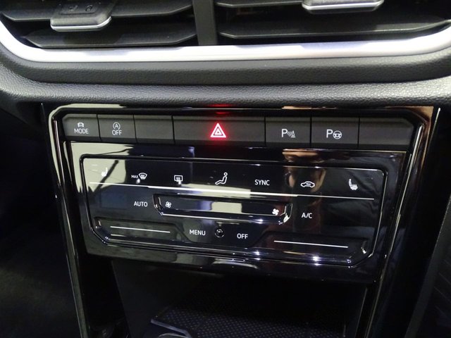 2024 Volkswagen T-Roc 1.5L R-Line 5dr - Photo 12