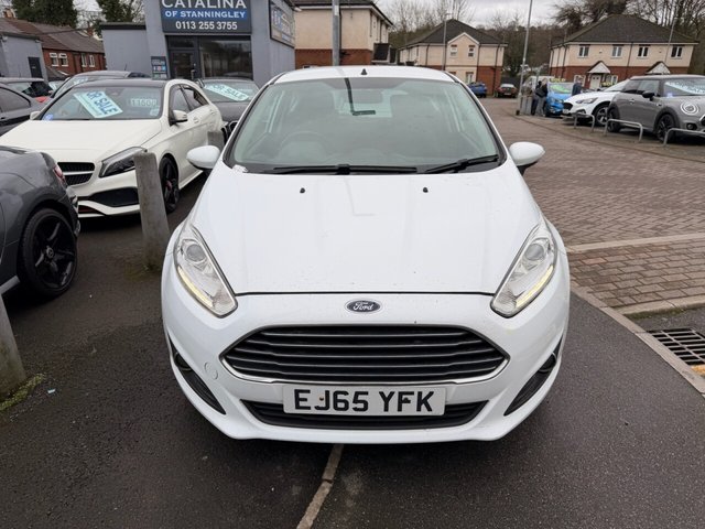 2015 Ford Fiesta 1.3L Zetec 3dr - Photo 2