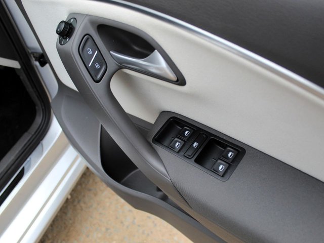 2016 VOLKSWAGEN POLO - Photo 12