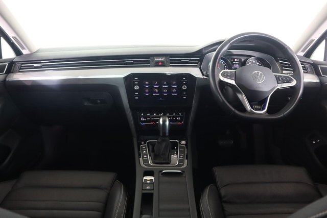 2021 Volkswagen Passat - Photo 11