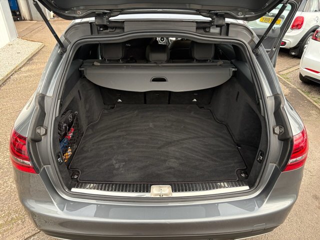 2021 Mercedes-Benz C-Class 1.5L Amg Line 5dr - Photo 12