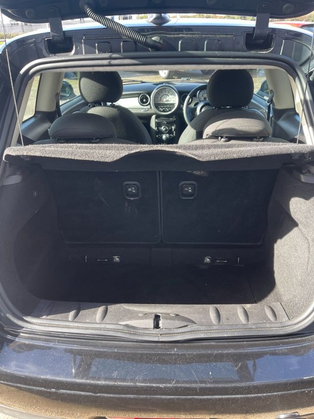 2013 MINI Hatch 1.6L Cooper D 3dr - Photo 8