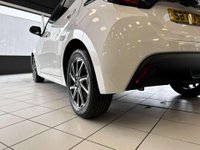 USED 2022 71 TOYOTA YARIS 1.5 VVT-h Design Hatchback 5dr Petrol Hybrid E-CVT Euro 6 (s/s) (116 ps) APPLE CARPLAY + TOP SPEC +