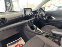 USED 2022 71 TOYOTA YARIS 1.5 VVT-h Design Hatchback 5dr Petrol Hybrid E-CVT Euro 6 (s/s) (116 ps) APPLE CARPLAY + TOP SPEC +