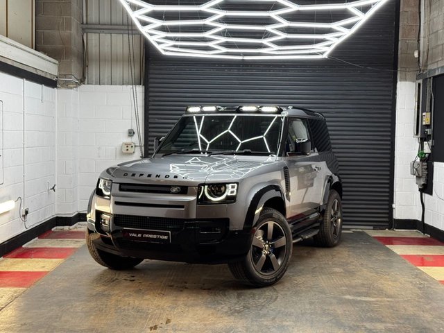 View our LAND ROVER DEFENDER 90
