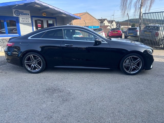 2017 Mercedes-Benz E-CLASS - Photo 2