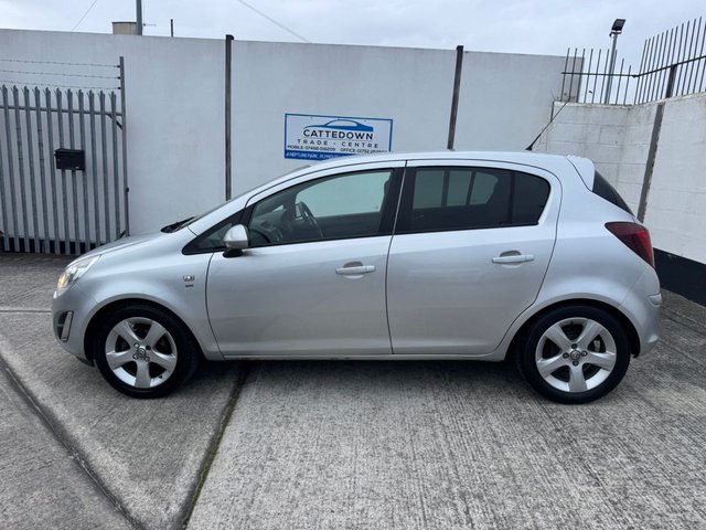 2011 Vauxhall Corsa 1.2L SXI 5dr - Photo 2