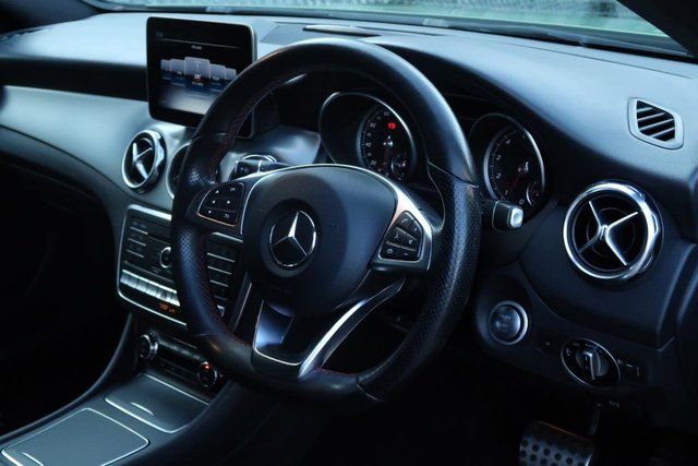 2018 Mercedes-Benz Gla 2L Amg Line 5dr - Photo 10