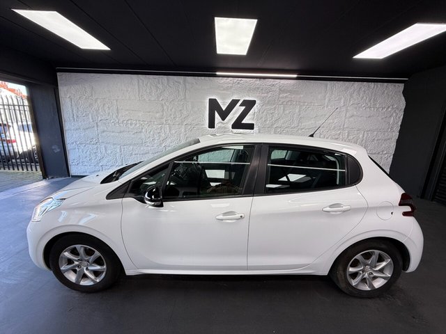 2013 PEUGEOT 208 - Photo 5