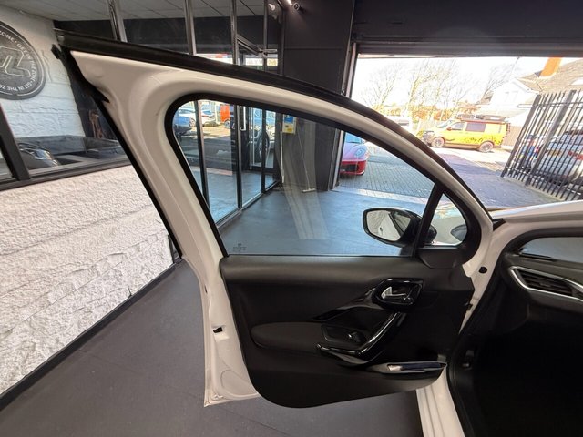 2013 PEUGEOT 208 - Photo 7