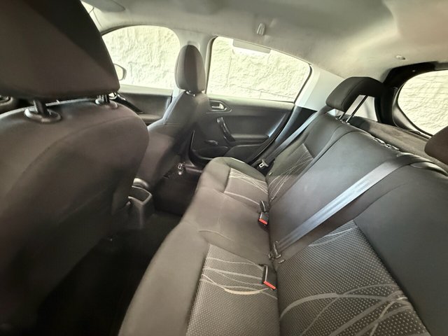 2013 PEUGEOT 208 - Photo 8