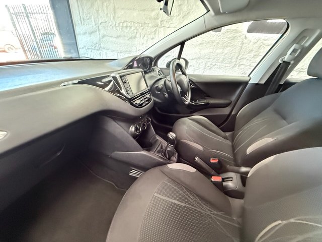 2013 PEUGEOT 208 - Photo 9