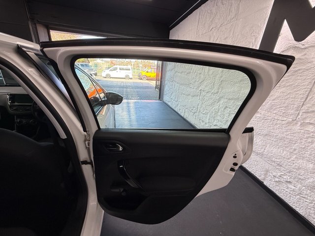 2013 PEUGEOT 208 - Photo 11