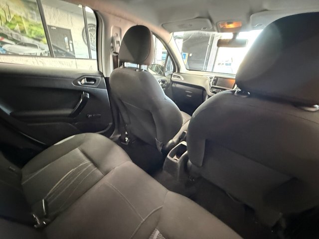 2013 PEUGEOT 208 - Photo 12