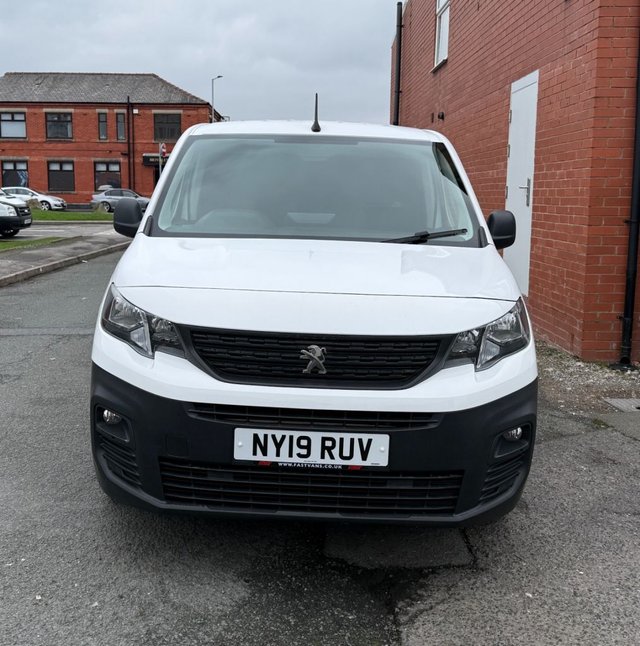 2019 PEUGEOT PARTNER - Photo 3