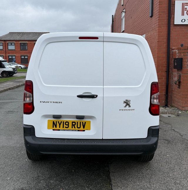 2019 PEUGEOT PARTNER - Photo 8