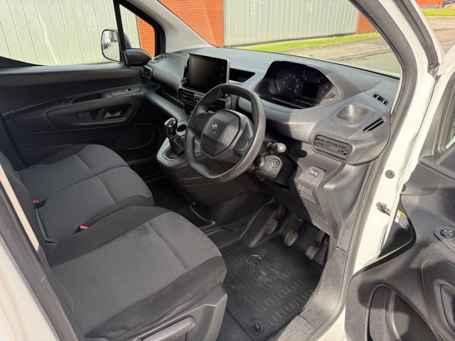 2021 PEUGEOT PARTNER - Photo 9