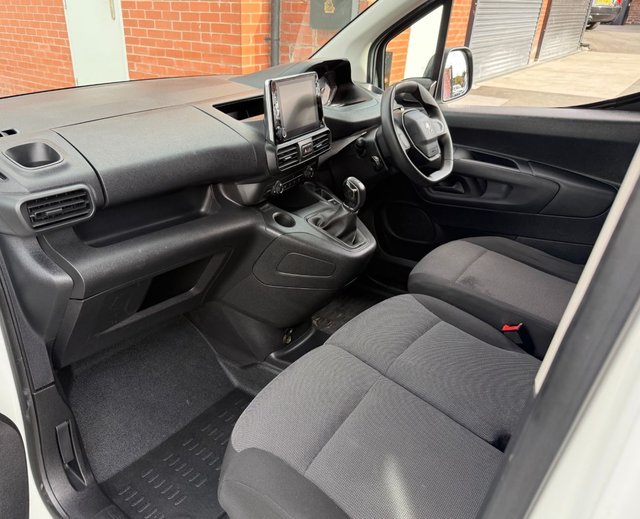 2021 PEUGEOT PARTNER - Photo 10