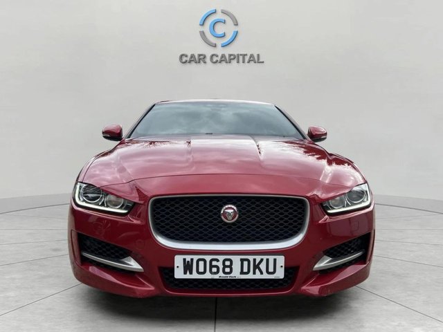 2019 Jaguar Xe 2L R-Sport 4dr - Photo 2