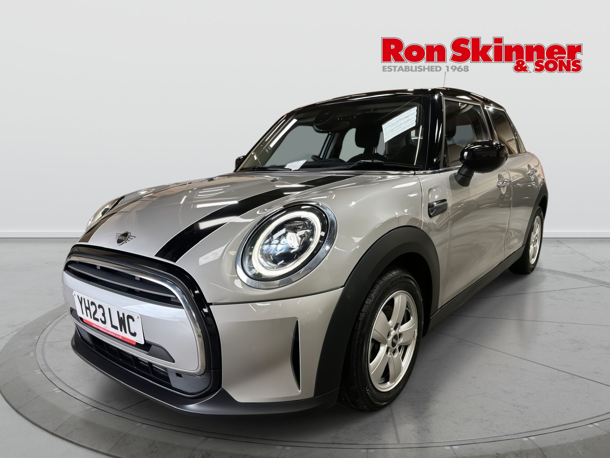USED 2023 23 MINI HATCH 1.5 Cooper Classic Hatchback 5dr Petrol Steptronic Euro 6 (s/s) (136 ps) 