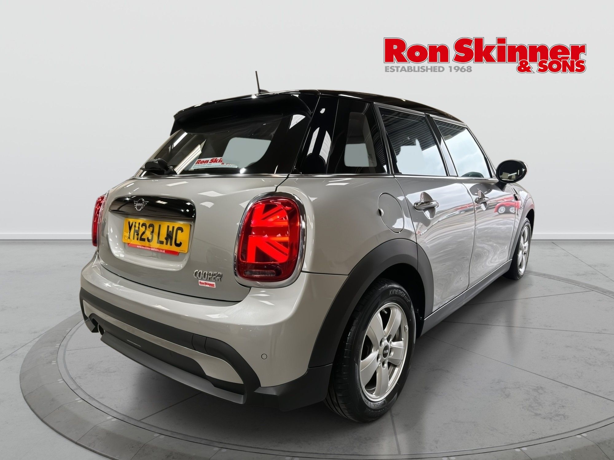 USED 2023 23 MINI HATCH 1.5 Cooper Classic Hatchback 5dr Petrol Steptronic Euro 6 (s/s) (136 ps) 