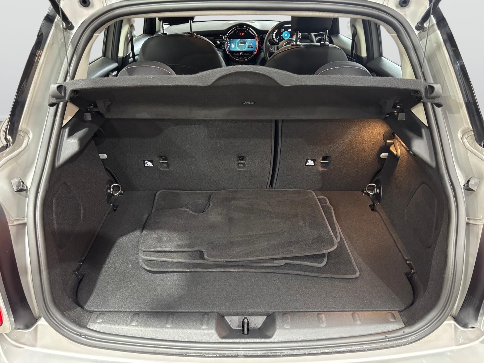 USED 2023 23 MINI HATCH 1.5 Cooper Classic Hatchback 5dr Petrol Steptronic Euro 6 (s/s) (136 ps) 