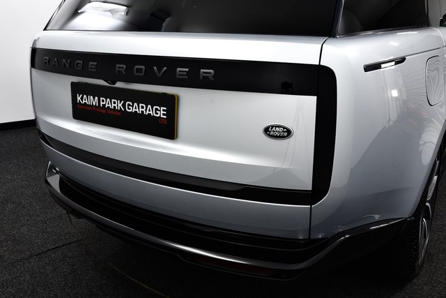 USED 2023 72 LAND ROVER RANGE ROVER 3.0 D350 MHEV Autobiography SUV 5dr Diesel Auto 4WD Euro 6 (s/s) (350 ps) &pound;126k New | FLRSH | Big Spec +