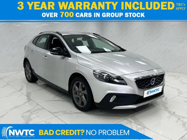 View our Volvo V40 Cross Country *AUTO!* 2.0 D2 Lux Hatchback 5dr Diesel Auto Euro 6 (s/s) (120 ps) 1 FORMER OWNER! 