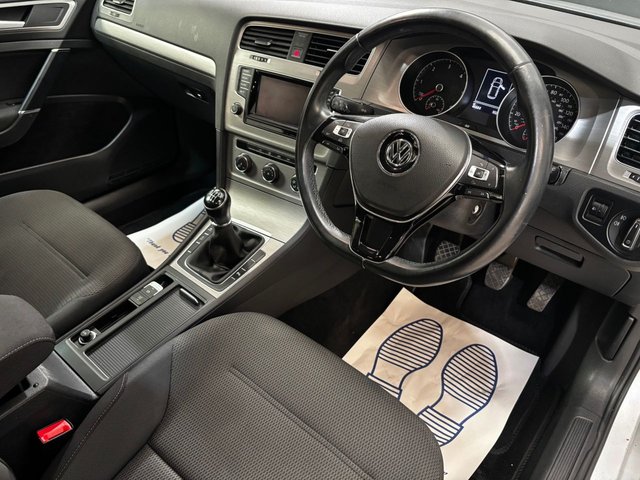 2015 VOLKSWAGEN GOLF - Photo 2