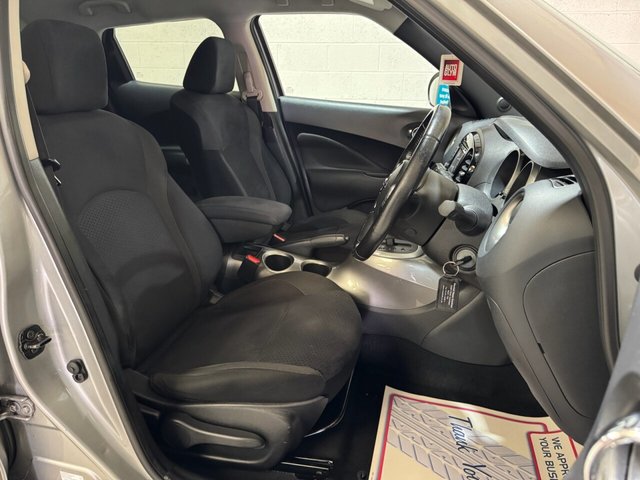 2013 NISSAN JUKE 1.6 Acenta Premium SUV 5dr Petrol CVT Euro 5 (117 ps) - Photo 9