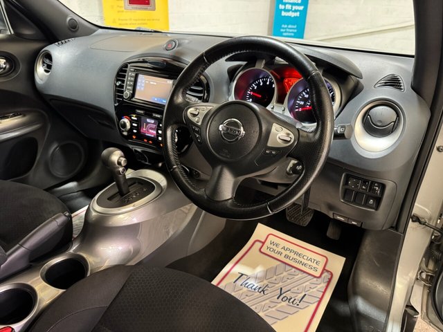 2013 NISSAN JUKE 1.6 Acenta Premium SUV 5dr Petrol CVT Euro 5 (117 ps) - Photo 8