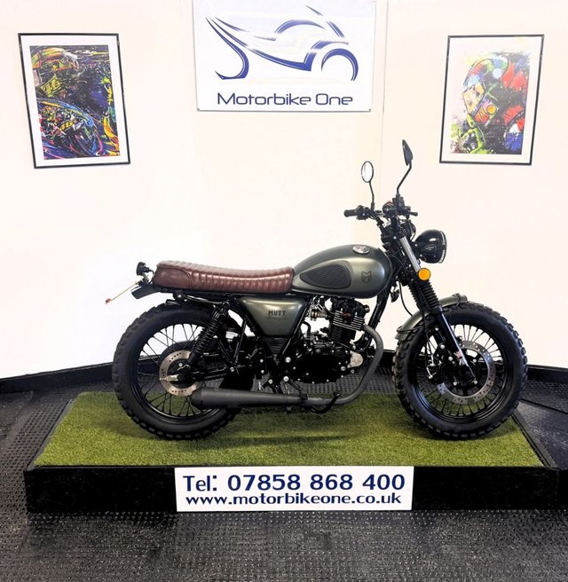 2021 21 Mutt Hilts 125 125 Roadster/Retro Petrol Manual Retro Styled Spoke Wheels Blacked Out Features