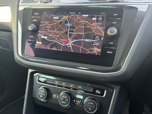 2019 VOLKSWAGEN TIGUAN 1.5 TSI EVO Match SUV 5dr Petrol Manual Euro 6 (s/s) (150 ps) - Photo 12