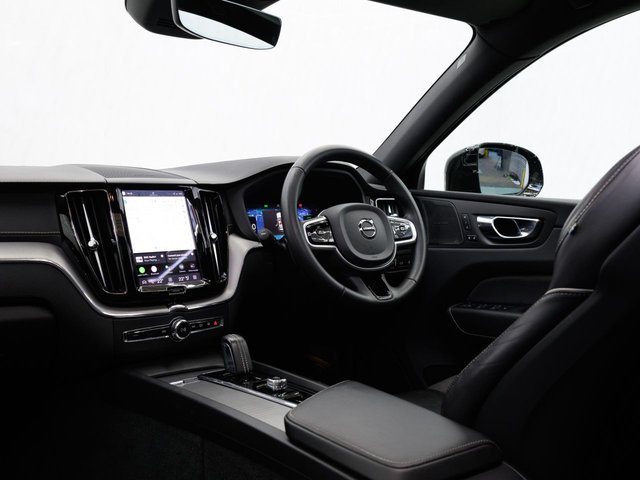 2021 VOLVO XC60 - Photo 3