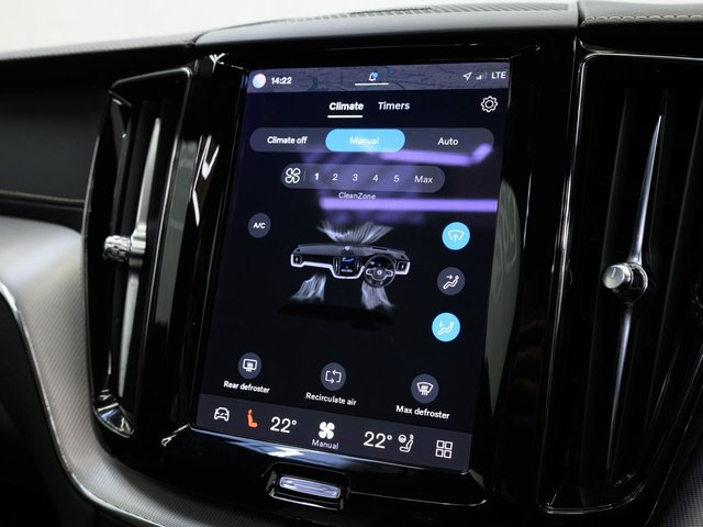 2021 VOLVO XC60 - Photo 9