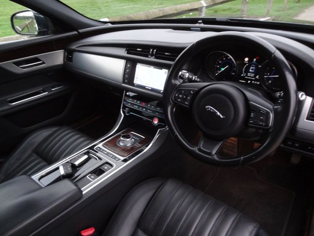 2016 JAGUAR XF - Photo 11