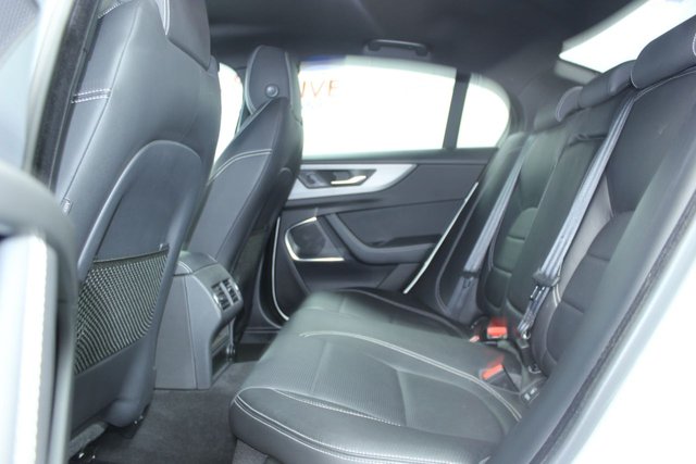 2020 JAGUAR XE - Photo 10