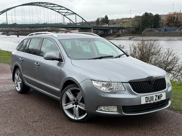 2011 SKODA SUPERB 3.6 V6 ELEGANCE ESTATE 5DR PETROL DSG 4WD EURO 5 260 PS... photo