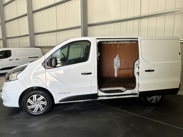 2017 RENAULT TRAFIC - Photo 8