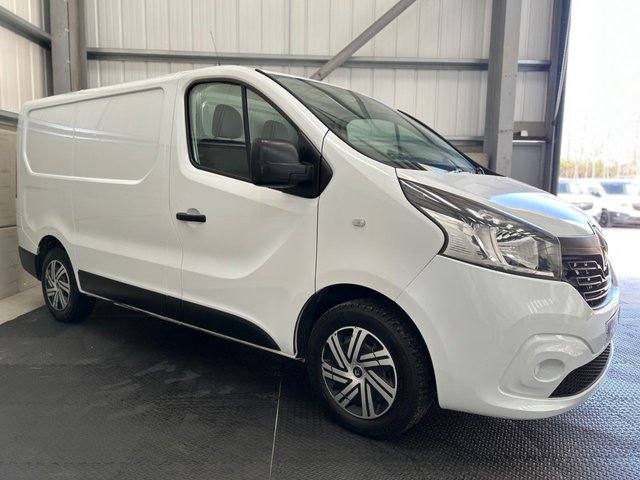 2017 RENAULT TRAFIC - Photo 2