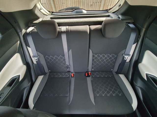 2019 NISSAN MICRA - Photo 11