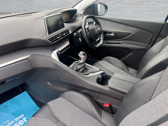 2019 PEUGEOT 3008 1.2 PureTech Allure SUV 5dr Petrol Manual Euro 6 (s/s) (130 ps) - Photo 3