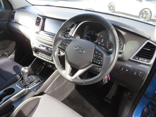 2016 HYUNDAI TUCSON 2.0 CRDi SE Nav SUV 5dr Diesel Auto 4WD Euro 6 (136 ps) - Photo 5