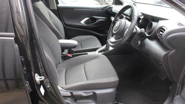 2022 TOYOTA YARIS (2022) - Photo 9