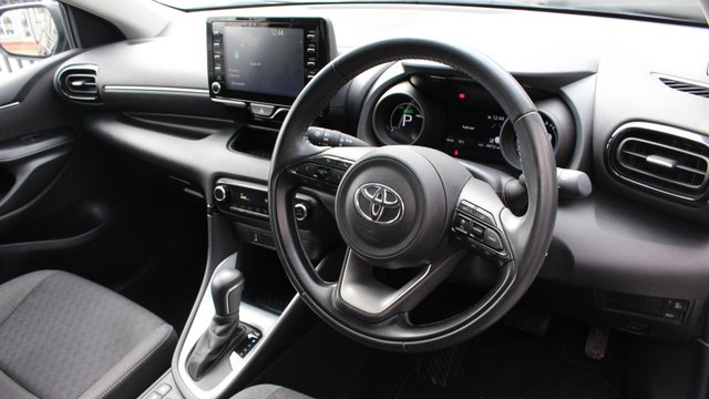 2022 TOYOTA YARIS (2022) - Photo 11