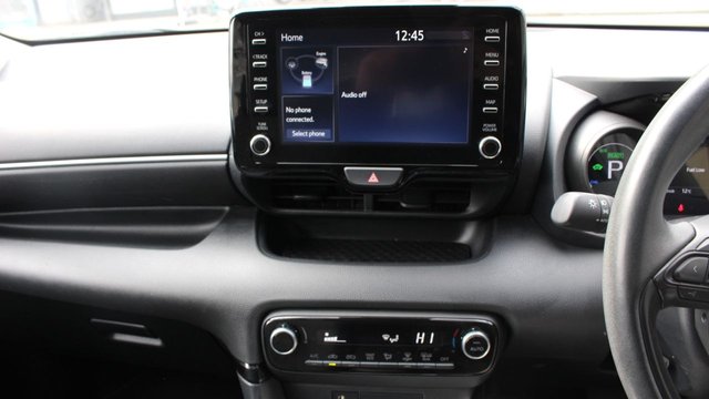 2022 TOYOTA YARIS (2022) - Photo 5