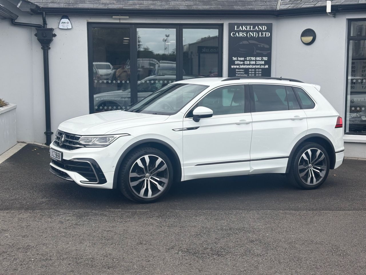 2020 VOLKSWAGEN TIGUAN 2.0 TDI R-Line SUV 5dr Diesel DSG Euro 6 (s/s) (150 ps) - vehicle photo 2 for sale on PureCar