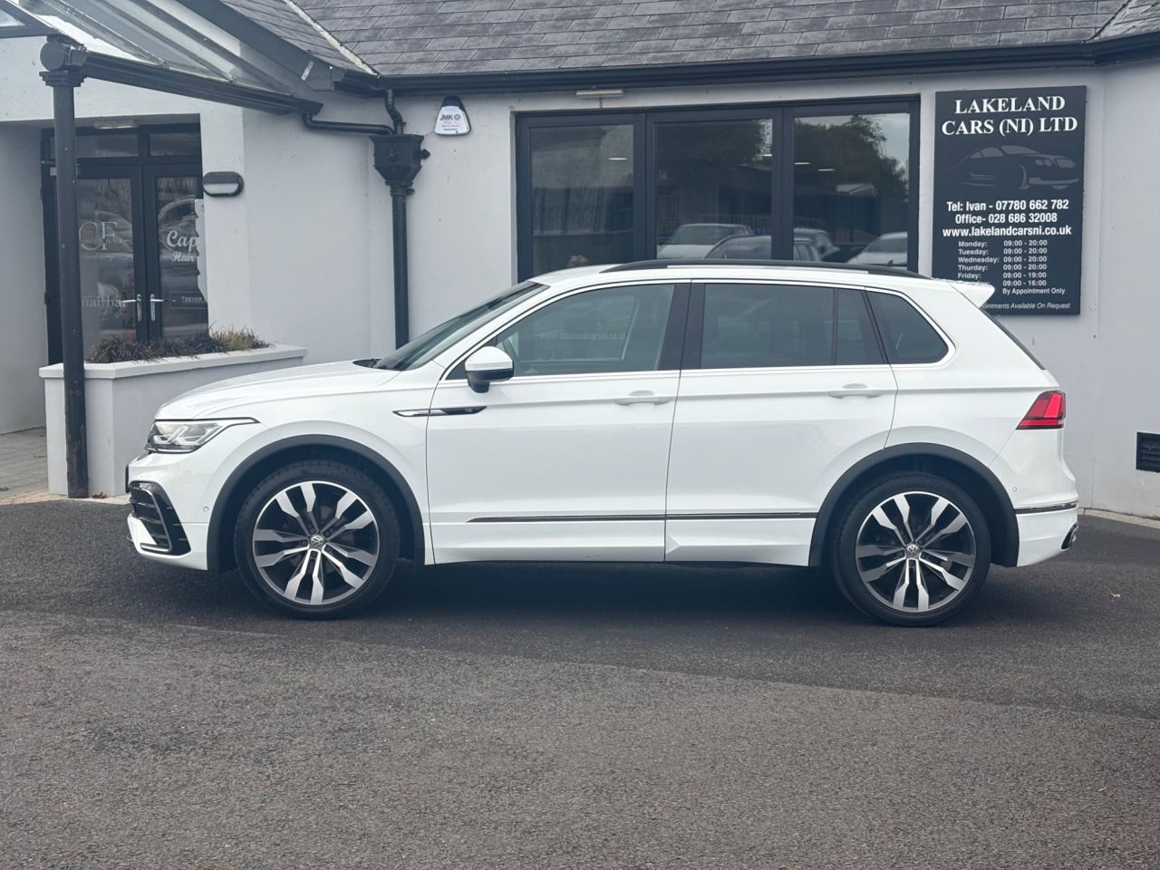 2020 VOLKSWAGEN TIGUAN 2.0 TDI R-Line SUV 5dr Diesel DSG Euro 6 (s/s) (150 ps) - vehicle photo 3 for sale on PureCar