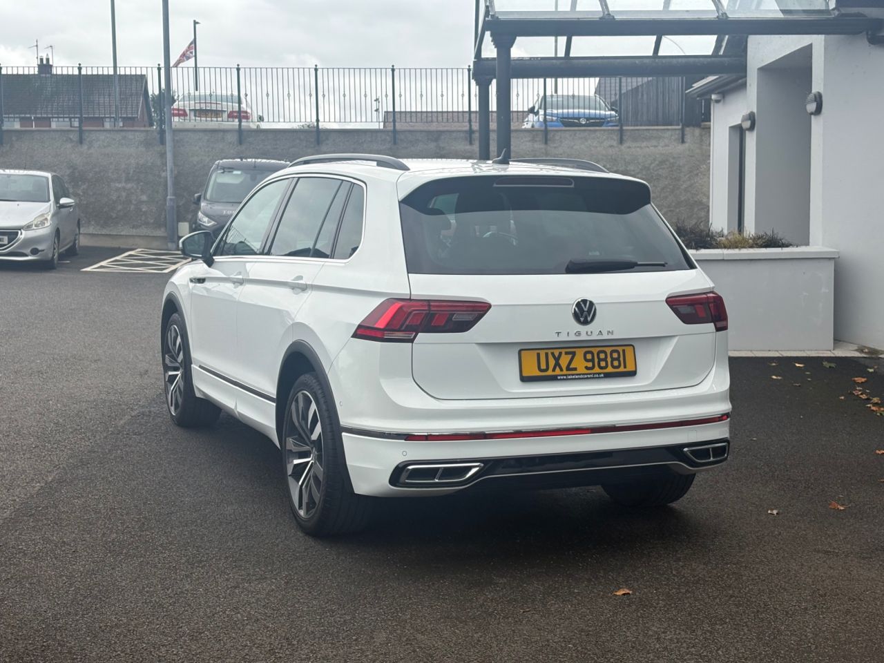 2020 VOLKSWAGEN TIGUAN 2.0 TDI R-Line SUV 5dr Diesel DSG Euro 6 (s/s) (150 ps) - vehicle photo 6 for sale on PureCar