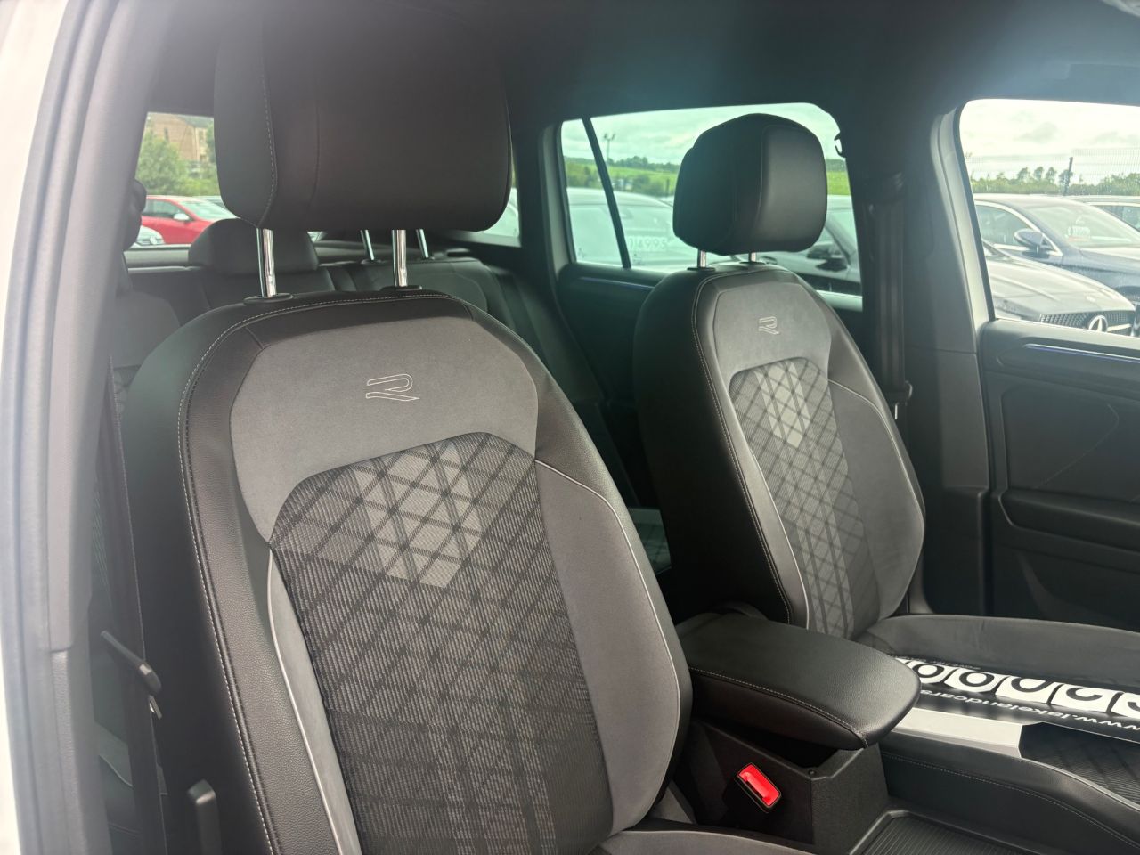 2020 VOLKSWAGEN TIGUAN 2.0 TDI R-Line SUV 5dr Diesel DSG Euro 6 (s/s) (150 ps) - vehicle photo 11 for sale on PureCar